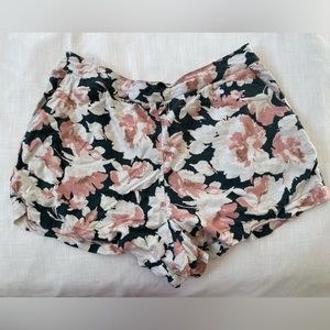 Abercrombie. Linen shorts. Floral. Size XL